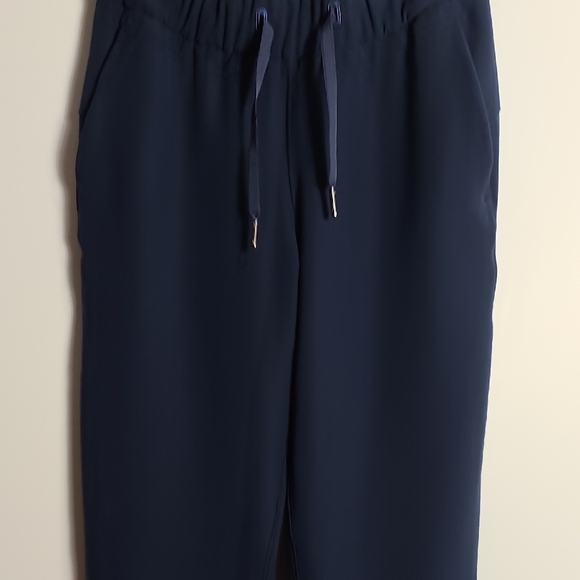 LULULEMON On The Fly Pant Woven 30" In Navy Size 2 - Picture 8 of 16